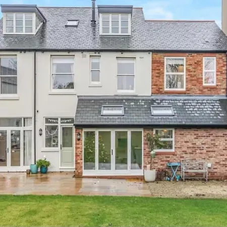 Mulgrave House 펜션 스카버러